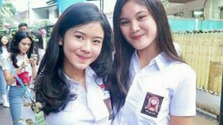 Guru SMP Viral 2025 PNS Indonesia Tatapan Membara, Hasrat Tak Terbendung SMA Wiwik Top Global